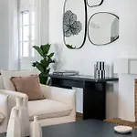 빌라 Seascape, Beachfront Living In The Greek Riviera *