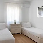 빌라 Seascape, Beachfront Living In The Greek Riviera 포르토헬리