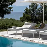 빌라 Seascape, Beachfront Living In The Greek Riviera 포르토헬리