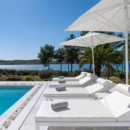 Seascape, Beachfront Living In The Greek Riviera * ポルト・ヘリ